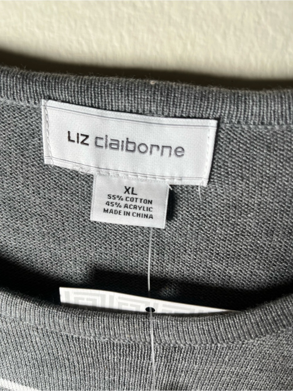 Liz Claiborne Gray & White Striped Long Sleeve Top - Picture 4 of 6
